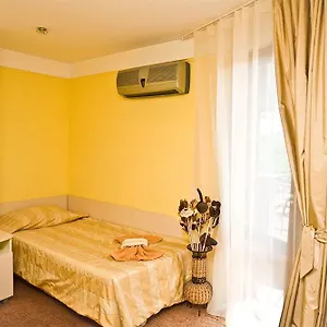 https://fotinov-guest-house.varna-hotels.com