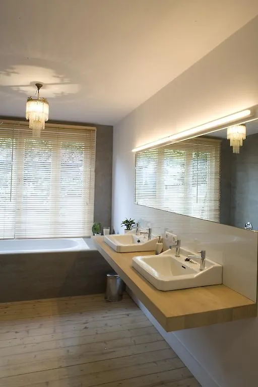 Antwerp B&B 3*,